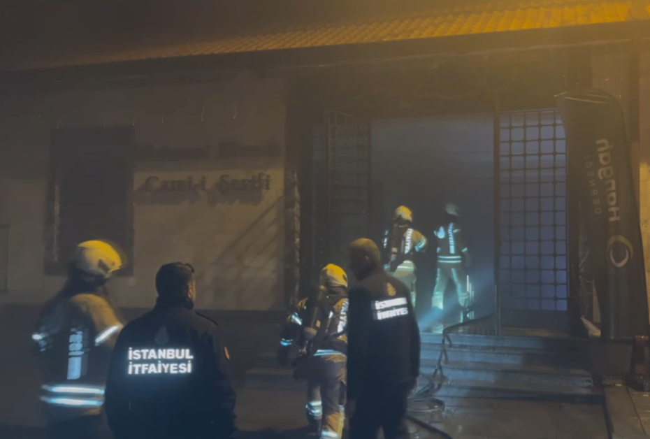 Beykoz'da Cami Yangını: Elektrik Panosundan Şüpheli Alevler