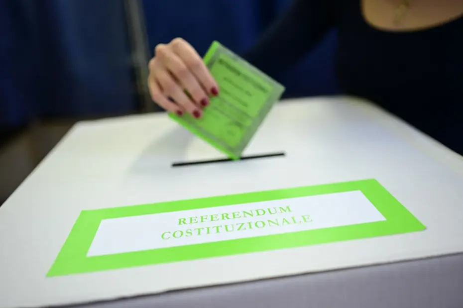 Avrupa'da Seçim ve Referandum Heyecanı: İtalya ve Slovenya Sandık Başında