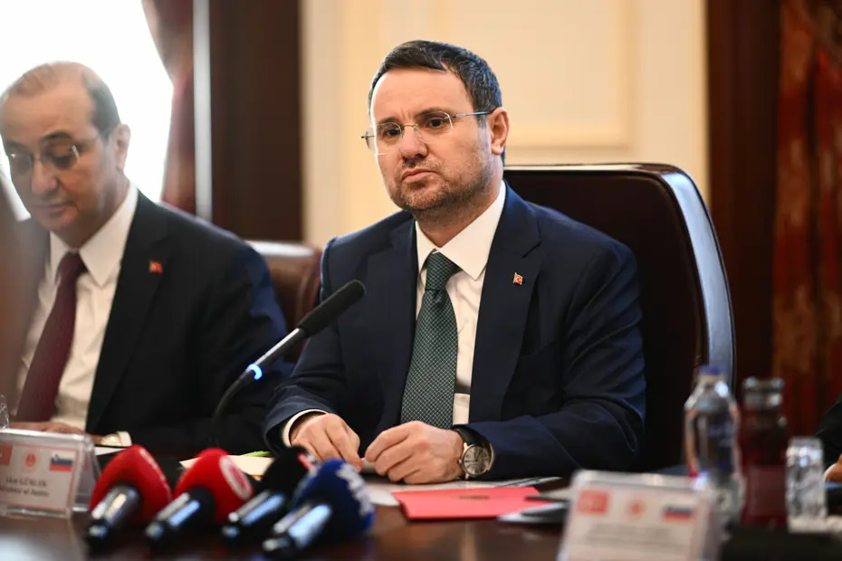 Adalet Bakanı Gürlek'in Mal Varlığı Soruşturması: Tapu Memuru Gözaltında