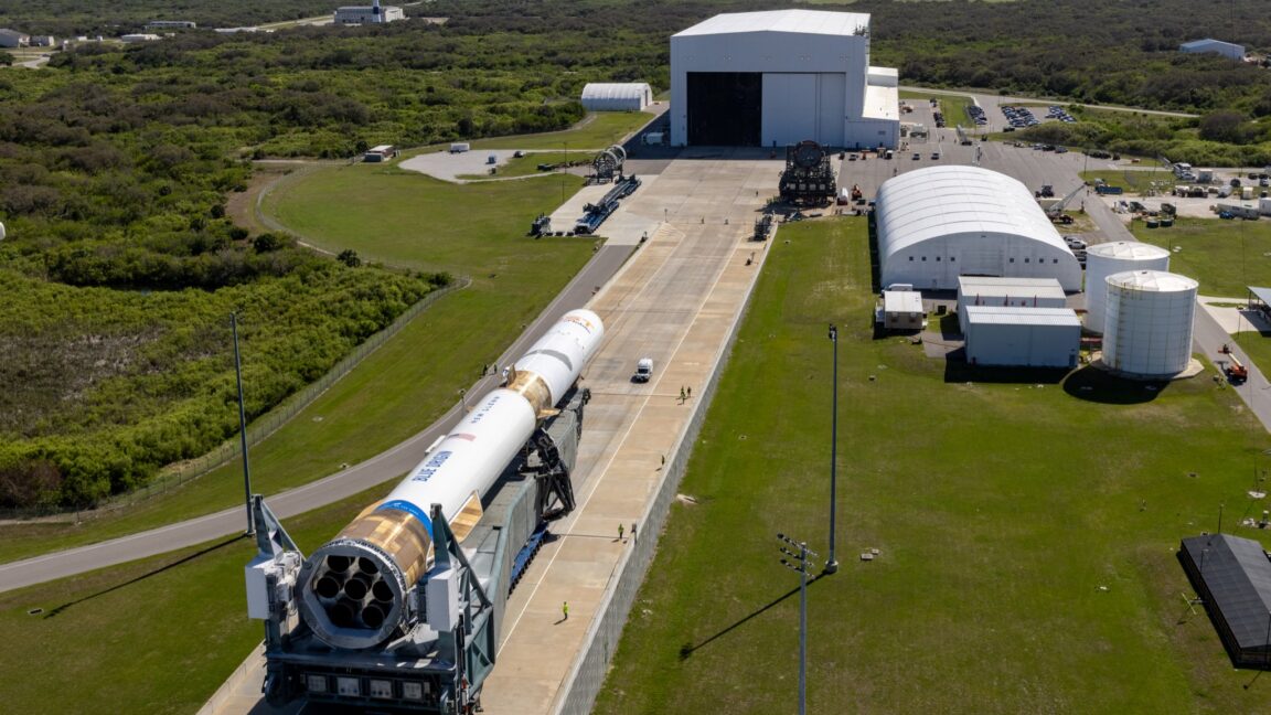 Blue Origin'in Yeni Hisse Senedi Planı Çalışanları İkiye Böldü