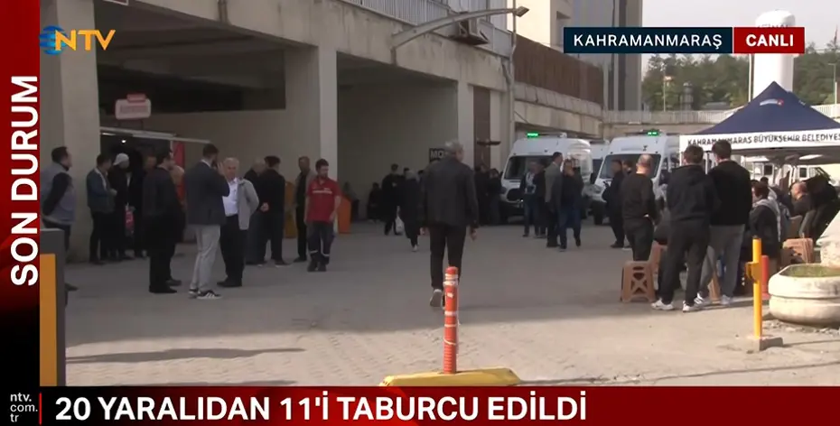 Okul Saldırısı Sonrası Ailelerin Hastane Önündeki Endişeli Bekleyişi Sürüyor
