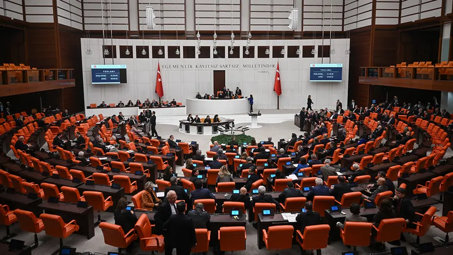 TBMM'de Yoğun Mesai: Okul Saldırıları Araştırılacak, Doğum İzni 24 Haftaya Çıkıyor