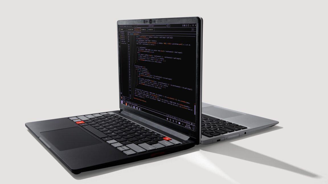 Framework CEO'su Açıkladı: "Linux Kullanıcıları İçin MacBook Pro" Geliyor
