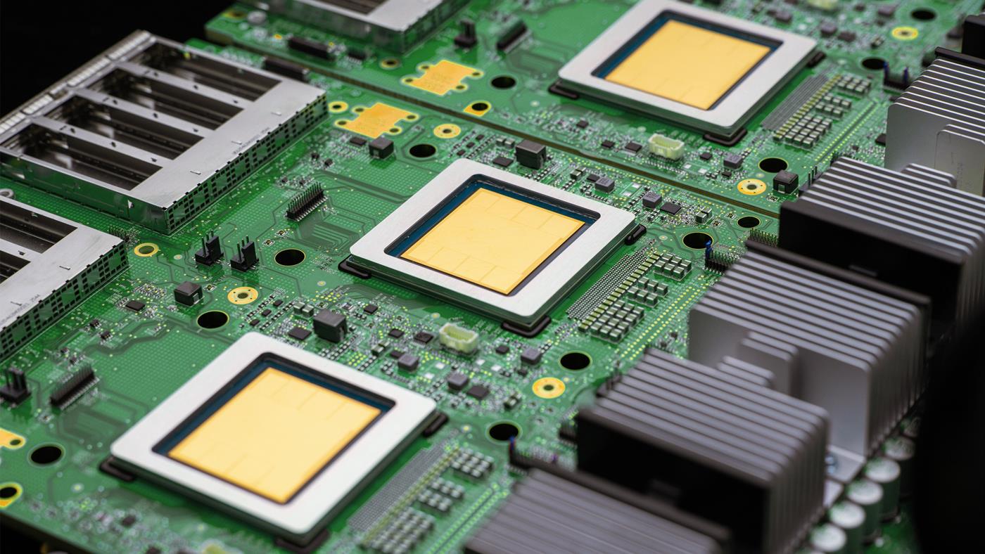 Google, Yapay Zeka Ajanları İçin İki Yeni Ultra Güçlü TPU Modelini Tanıttı