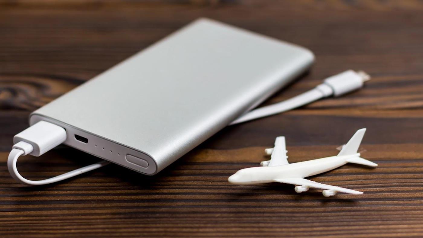 Uçaklarda Powerbank Dönemi Değişiyor: Şarj İşlemi Yasaklandı, Taşıma Sınırı Getirildi