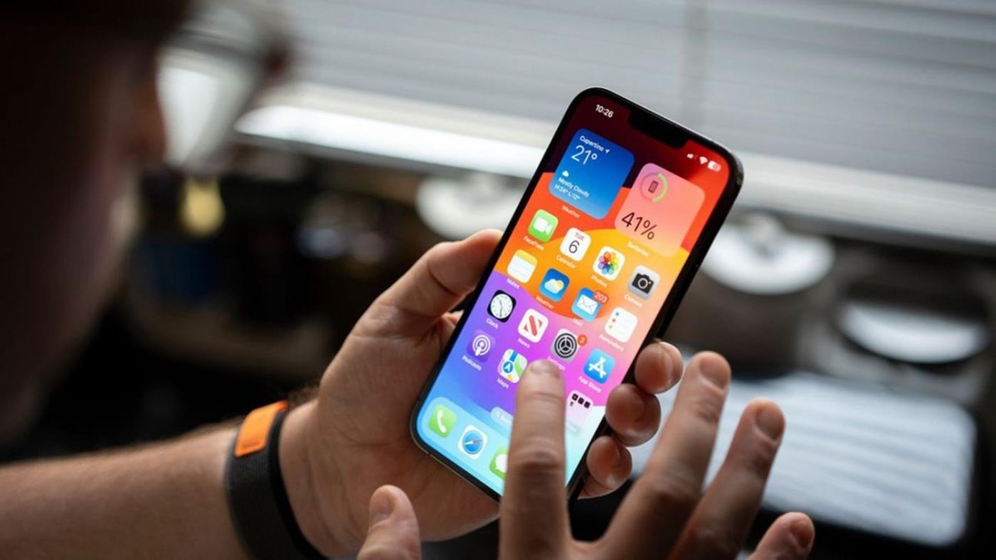 iOS 26.4.2 Güncellemesinde İlginç Hata: Silinen Uygulamalar Geri Dönüyor