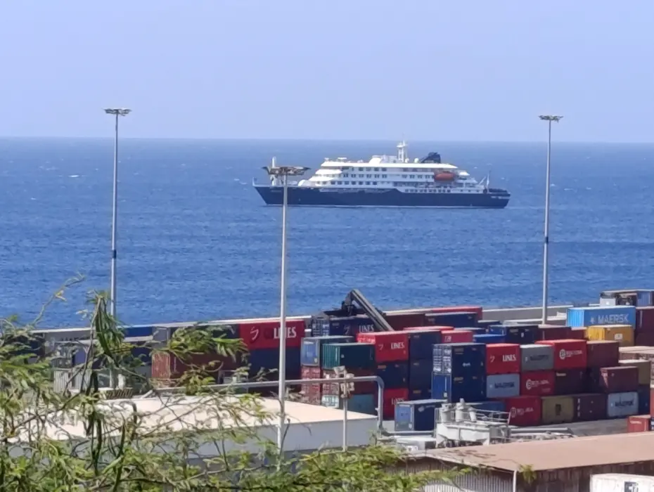 Hantavirüs Alarmi Verilen MV Hondius Gemisi İspanya Kıyılarına Yanaşıyor
