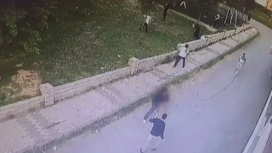 Hem Fail Hem Mağdur Çocuk: Ölümcül Saldırının Görüntüleri Ortaya Çıktı