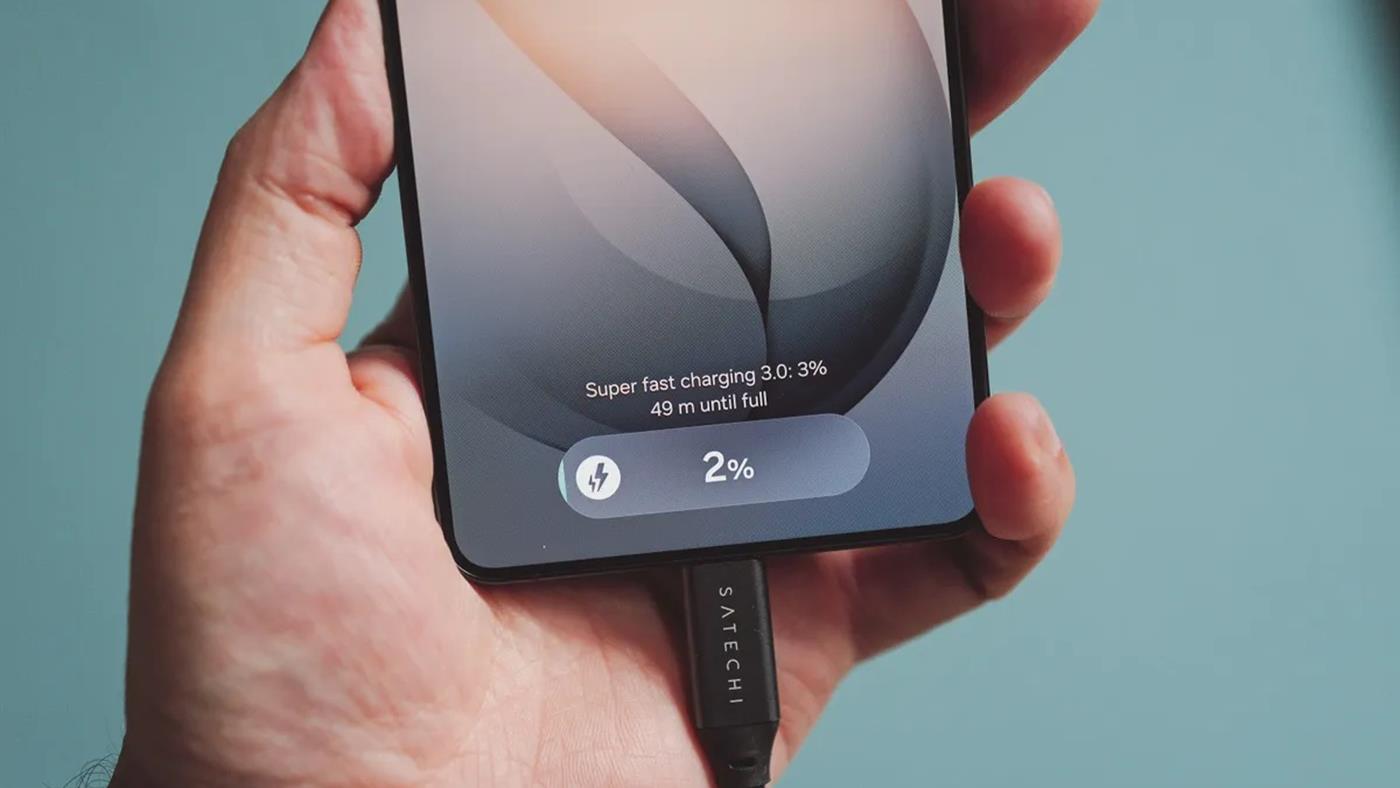 En Hızlı Şarj Olan Akıllı Telefonlar Açıklandı: Zirvede Apple ve Samsung Var