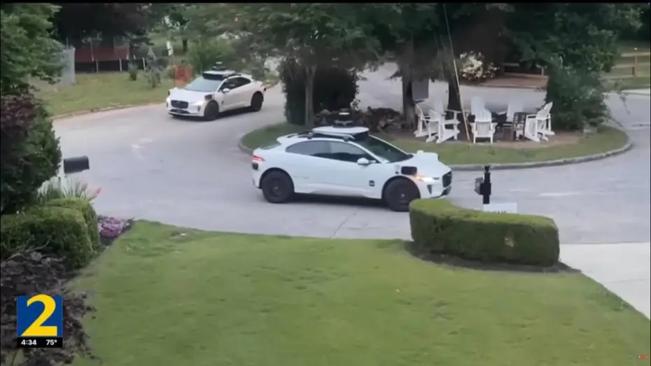 Atlanta'da İlginç Olay: Onlarca Waymo Otonom Aracı Çıkmaz Sokakta Trafiği Kilitledi