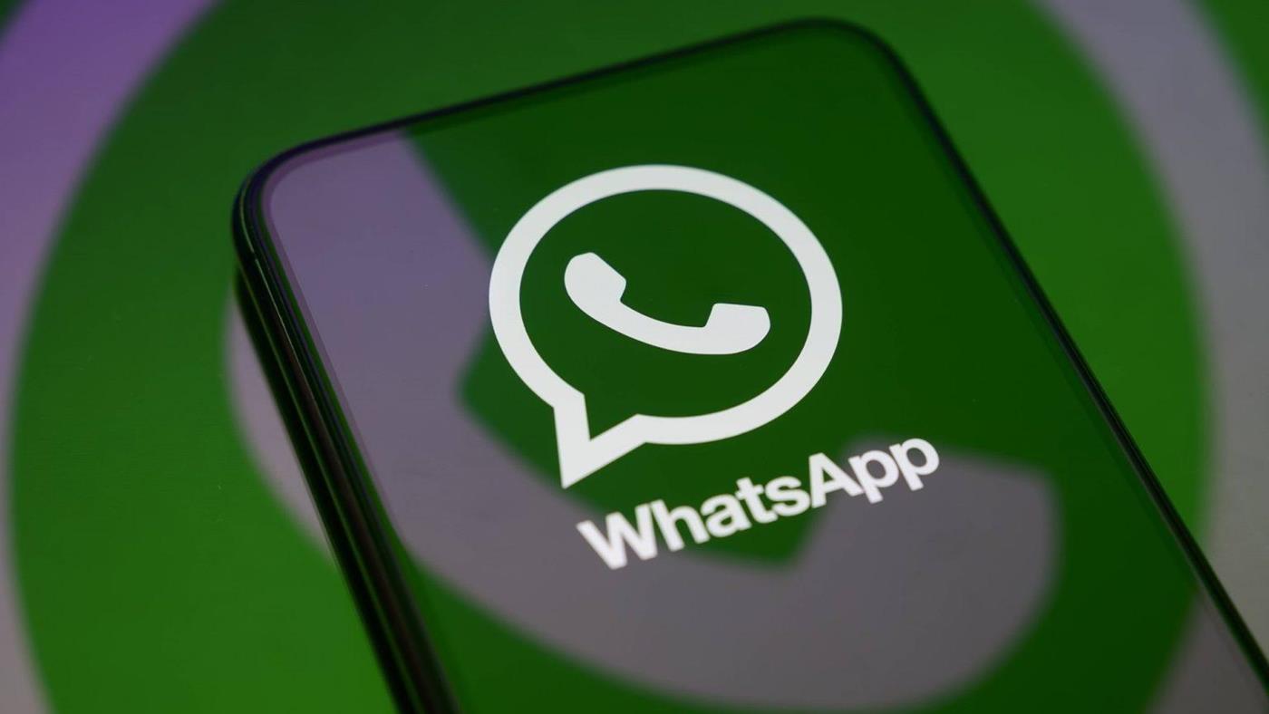 WhatsApp'ın Yeni 'Liquid Glass' iOS Arayüzü Geniş Çapta Kullanıma Sunuluyor