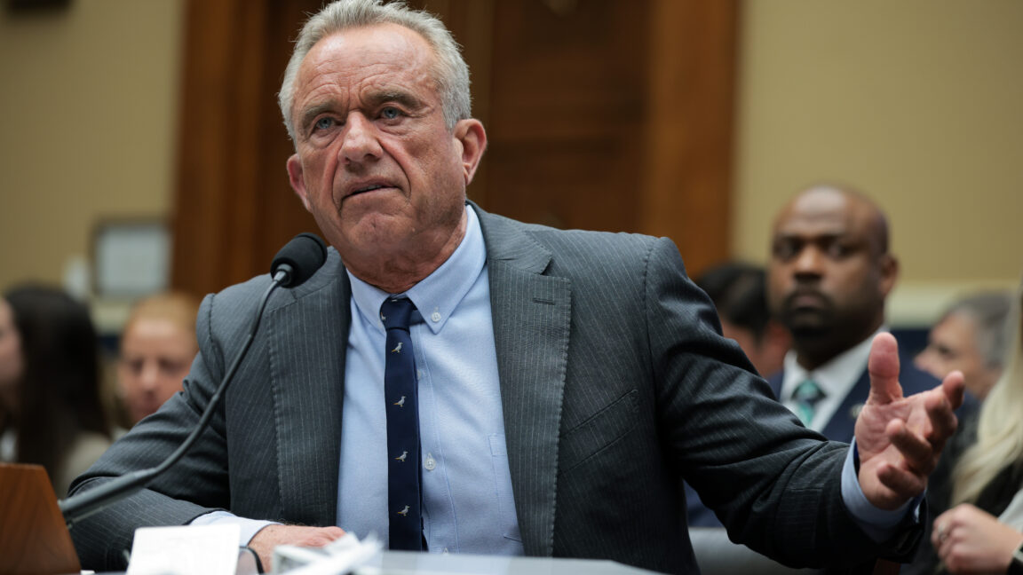 RFK Jr.'ın CDC Aşı Komitesini Değiştirme Planı İdari Hataya Takıldı