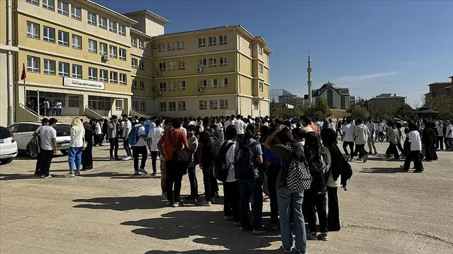Malatya'daki 5.6 Büyüklüğündeki Depremin Ardından Eğitime 1 Gün Ara Verildi