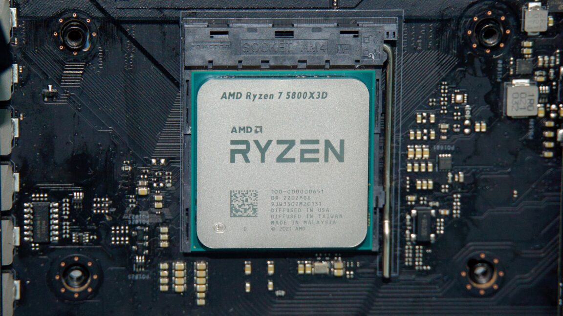 AMD, Bütçe Dostu Ryzen 7 5800X3D 10th Anniversary Edition İşlemcisini Piyasaya Sürmeye Hazırlanıyor