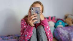 Ofcom: TikTok ve YouTube Çocuklar İçin Yeterince Güvenli Değil