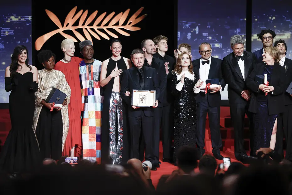 Cannes Film Festivali'nde Altın Palmiye Ödülü Cristian Mungiu'nun "Fjord" Filmine Verildi