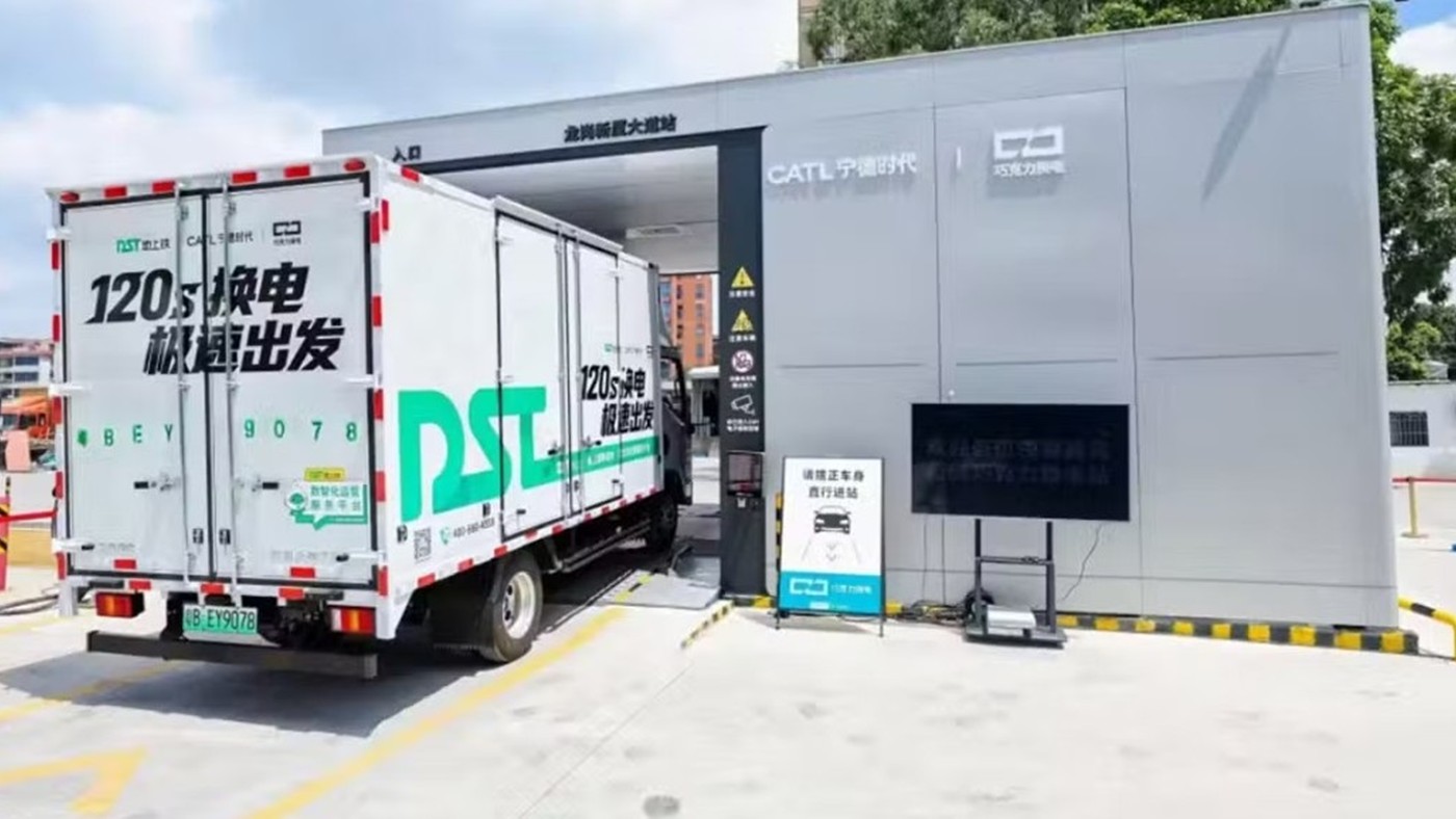 CATL, Elektrikli Kamyonlar İçin 2 Dakikada Batarya Değişim Sistemini Devreye Aldı