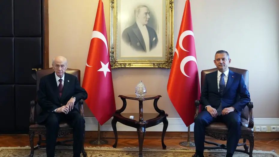 Bahçeli'den Özel ve Kılıçdaroğlu'na Bayram Telefonu: CHP'deki Tarihi Karar Sonrası İlk Temas