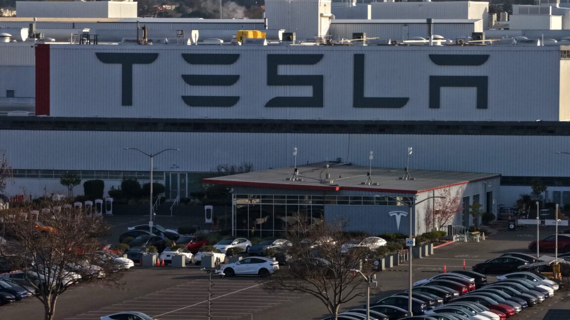 Kaliforniya, Tesla'nın Irk Ayrımcılığı Davasını Düşürme Talebini Reddetti