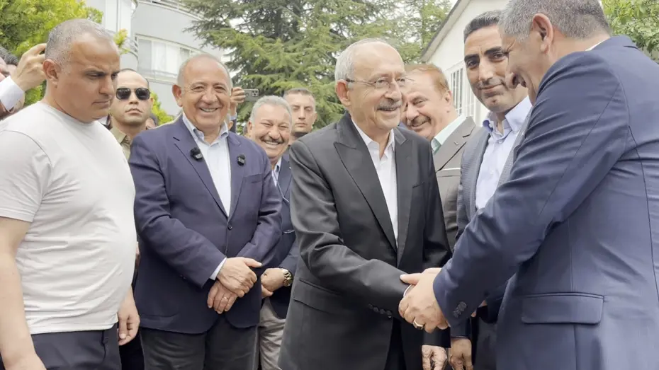 CHP'de Bayramlaşma Mesaisi: Kılıçdaroğlu Partililerle Buluştu, Tekin'den Kurultay Eleştirisi