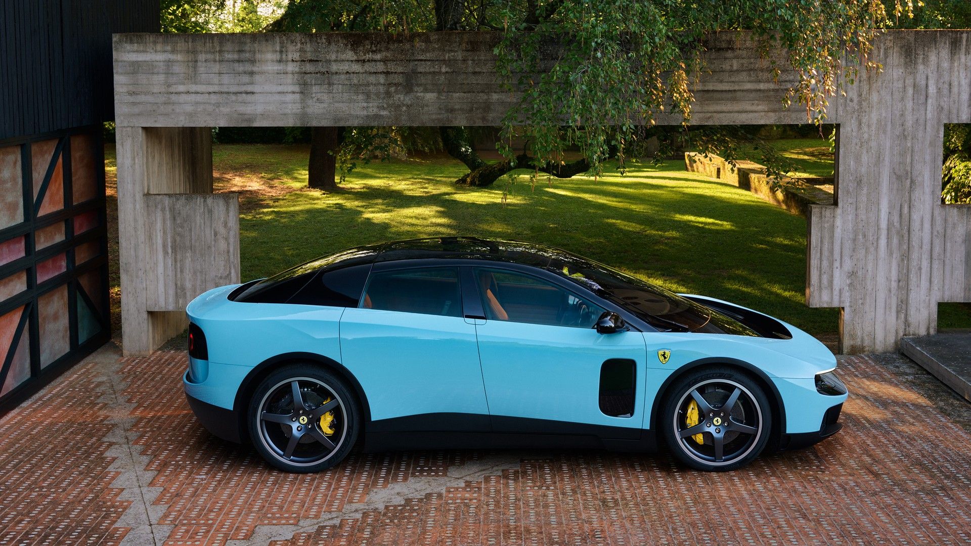 Ferrari'nin İlk Elektrikli Aracı Luce Neden Tepki Çekti? Uzmanlar Değerlendiriyor
