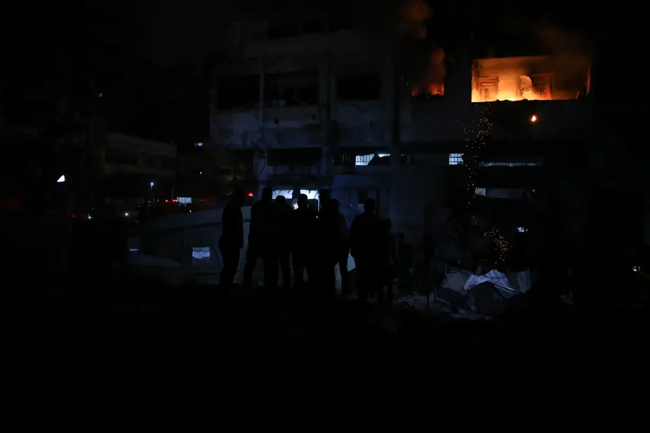 İsrail'in Gazze'ye Düzenlediği Gece Saldırılarında 5'i Aynı Aileden 9 Kişi Hayatını Kaybetti