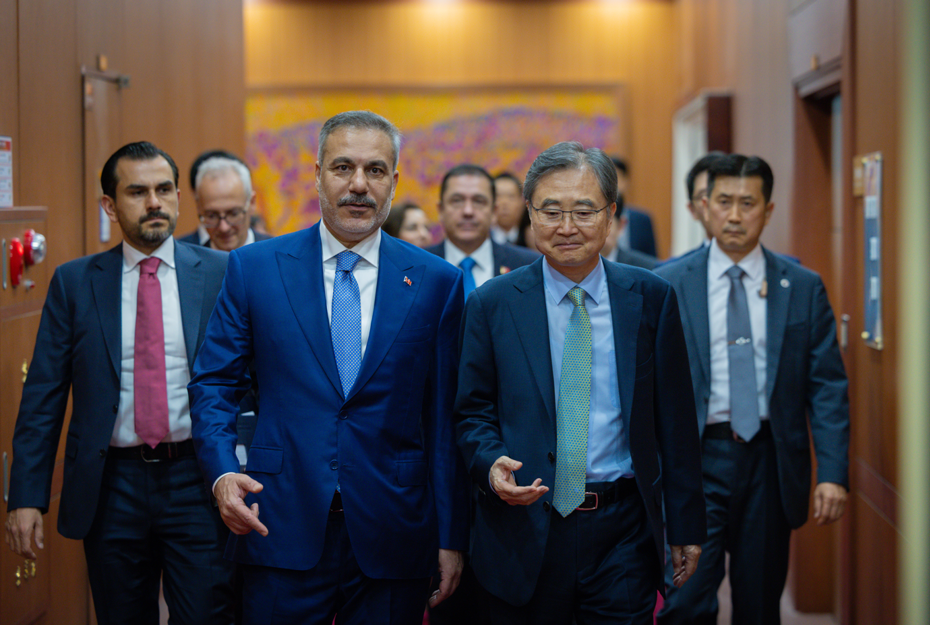 Dışişleri Bakanı Hakan Fidan Güney Kore'de: Savunma ve Teknoloji İşbirliği Masada