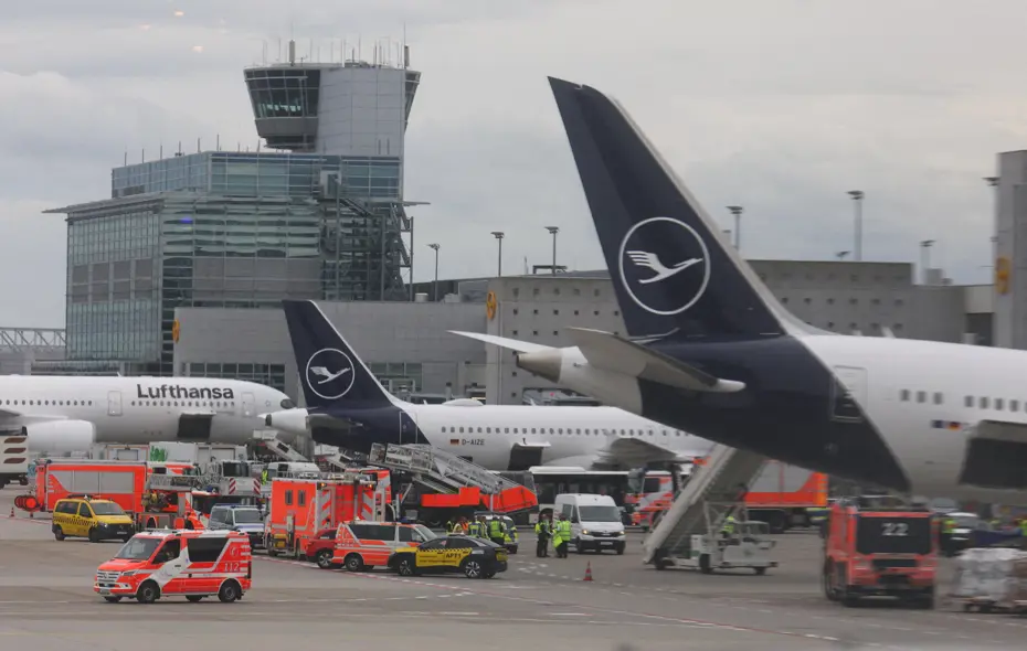 Lufthansa'ya Ait Boeing 787'nin Ön İniş Takımı Çöktü: Personel Yaralandı