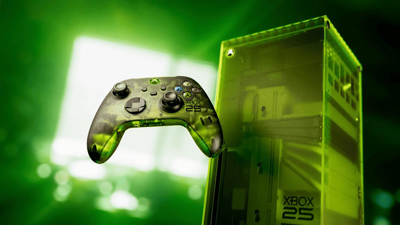 Microsoft'tan 25. Yıla Özel Yarı Saydam Xbox Series X25 Konsolu