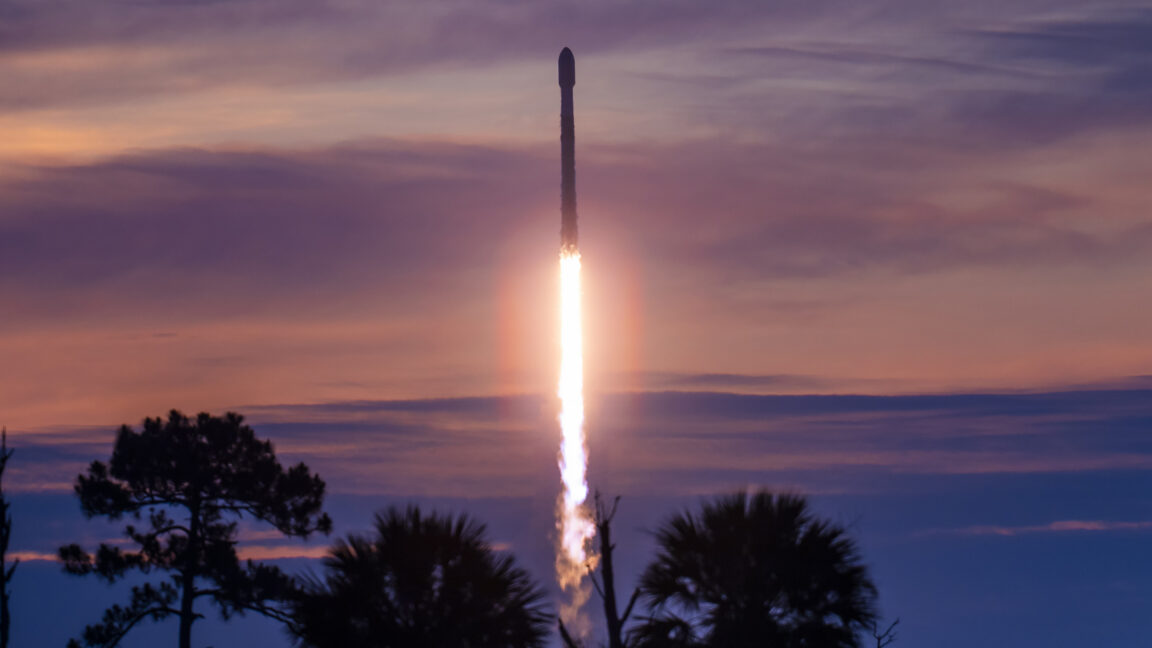 SpaceX Falcon 9 Roketi 35. Uçuşunu Yaparak Yeniden Kullanım Rekoru Kırdı