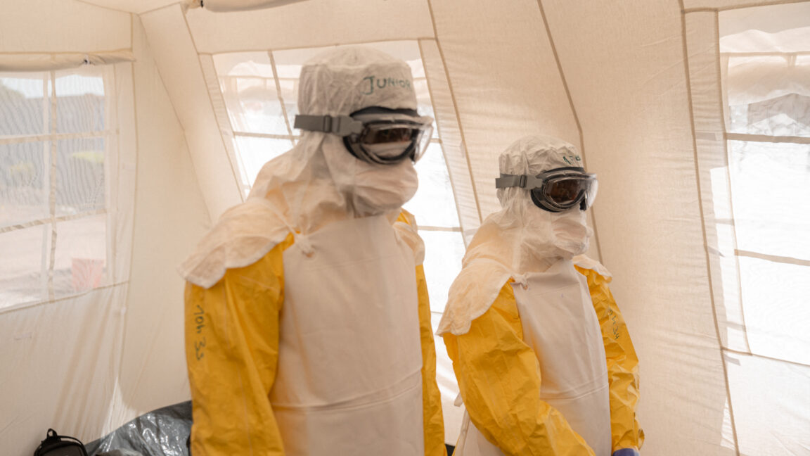 KDC'de Ebola Vakaları 676'ya Yükseldi, ABD'nin Karantina Planı Kenya'yı Karıştırdı