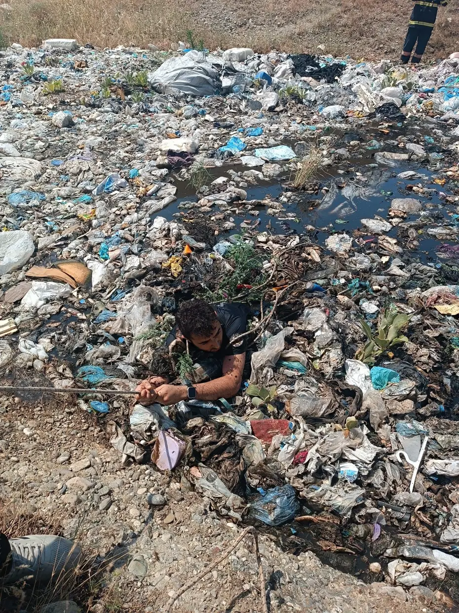 Adıyaman'da Yangına Müdahale Eden İtfaiye Eri Bataklığa Saplanarak Ölümden Döndü