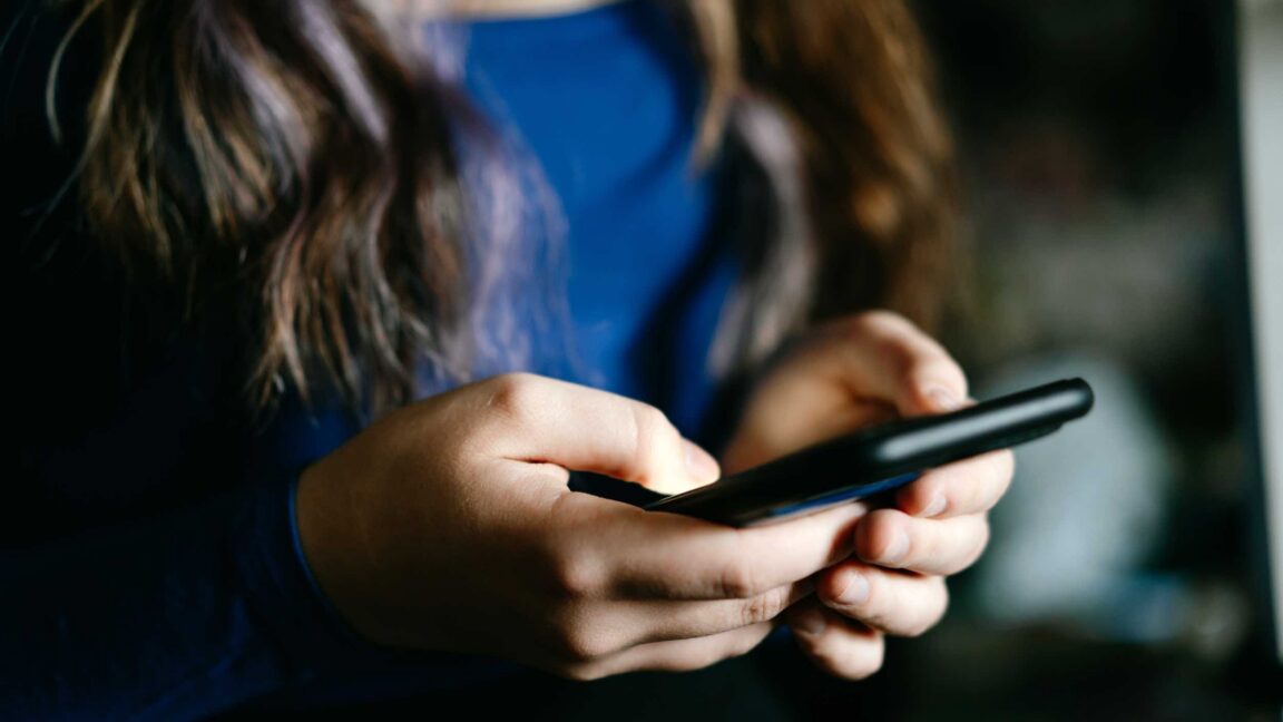 FCC, Ön Ödemeli Telefonlarda Anonim Kullanımı Engelleyecek Kimlik Zorunluluğu Planlıyor