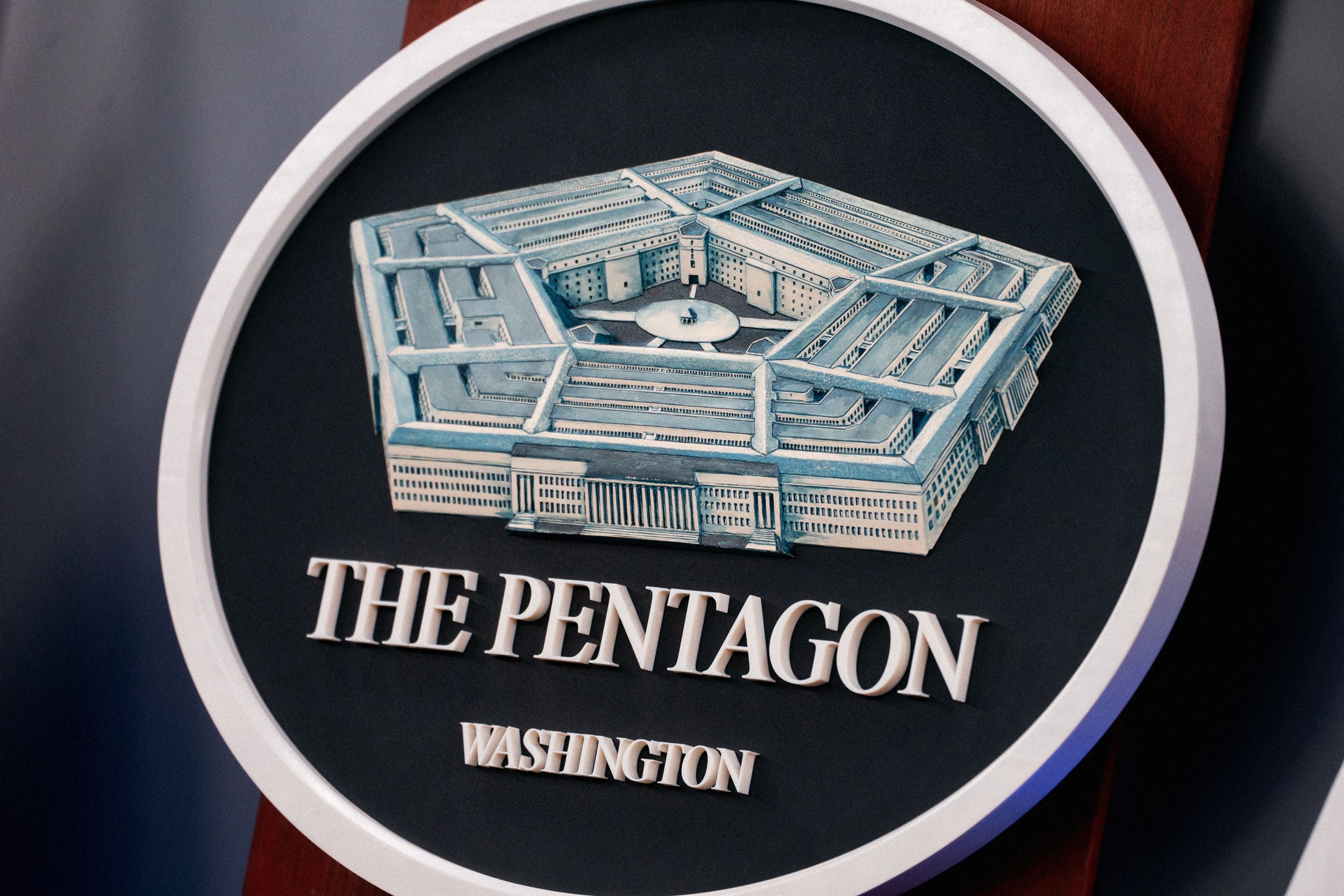 Pentagon, Peter Thiel'in Kurduğu Dialog'daki Veri Sızıntısını İnceliyor