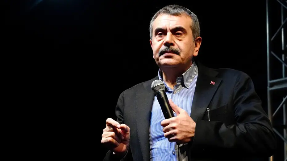 Bakan Tekin'den Öğretmenlere Mesaj: Dijital Bağımlılık ve Aile İçi İletişim Vurgusu