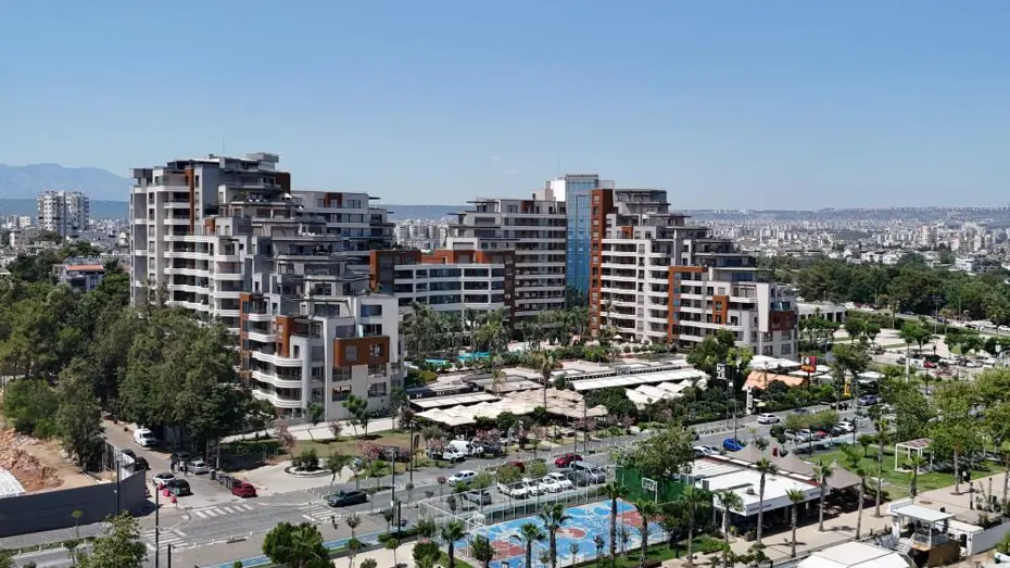 Antalya'da Fahiş Aidat İsyanı: 20 Bin Liralık Aidat ve 100 Bin TL Ek Ödeme Mahkemeye Taşındı