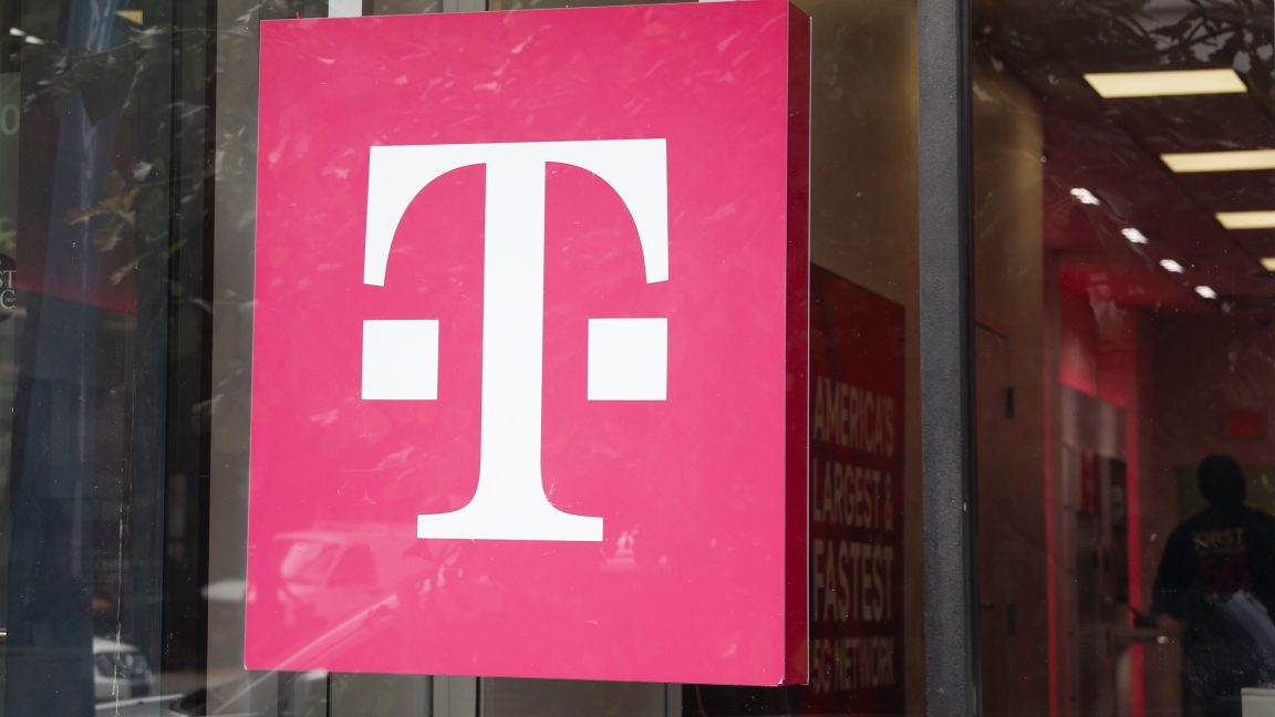 T-Mobile, Broadcom Davası Sürerken On Binlerce Sanal Makineyi VMware'den Taşıyor
