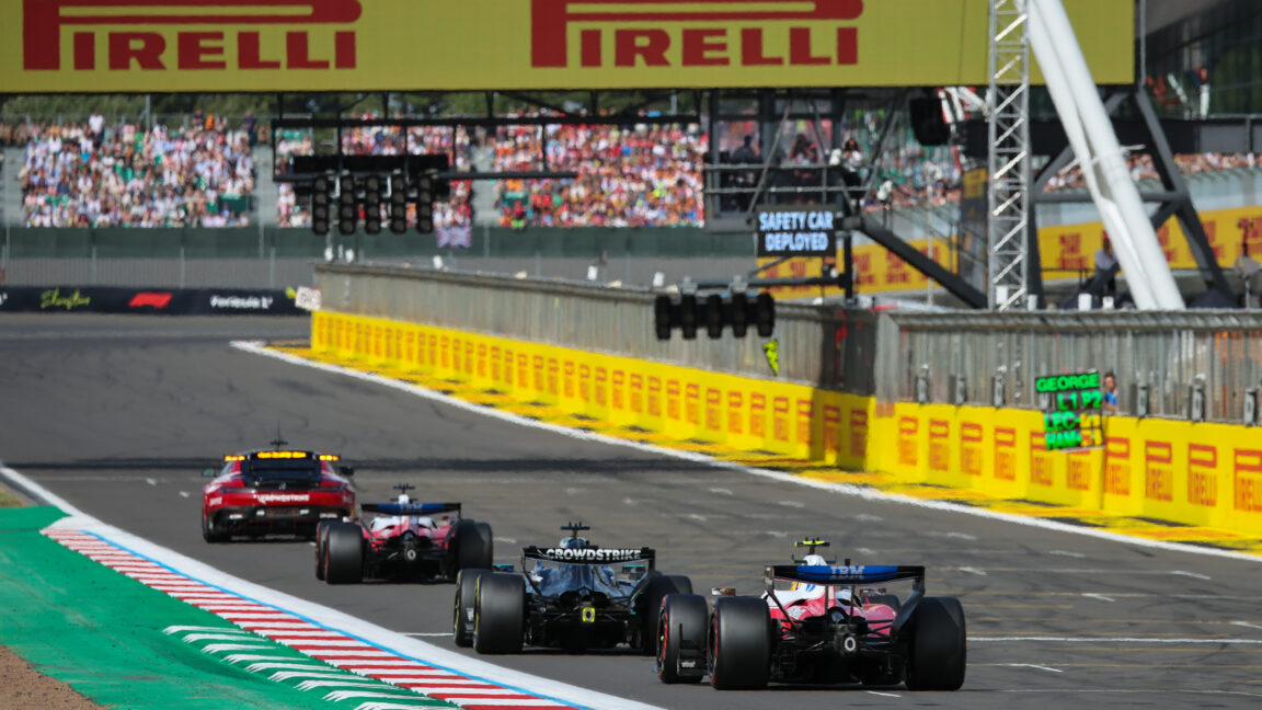 Britanya Grand Prix'sinde Yazılım Hatası: F1'de Beklentiler Boşa Çıktı