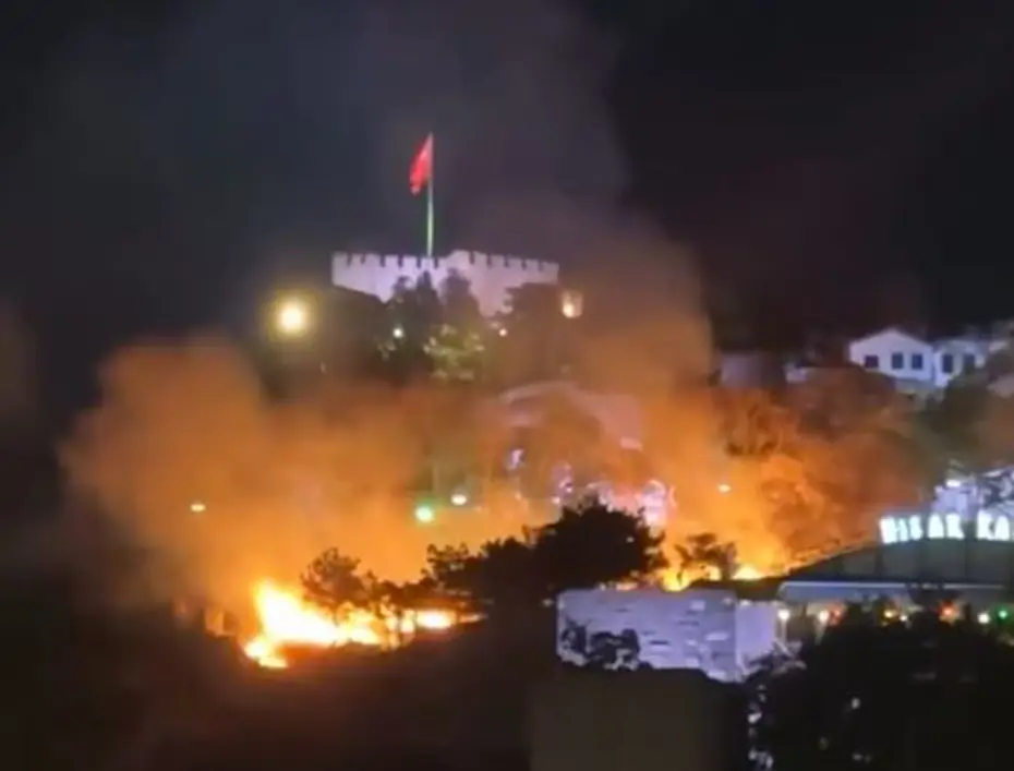 Ankara Kalesi Çevresinde Korkutan Yangın: Havai Fişek İddiası Üzerine İnceleme Başlatıldı