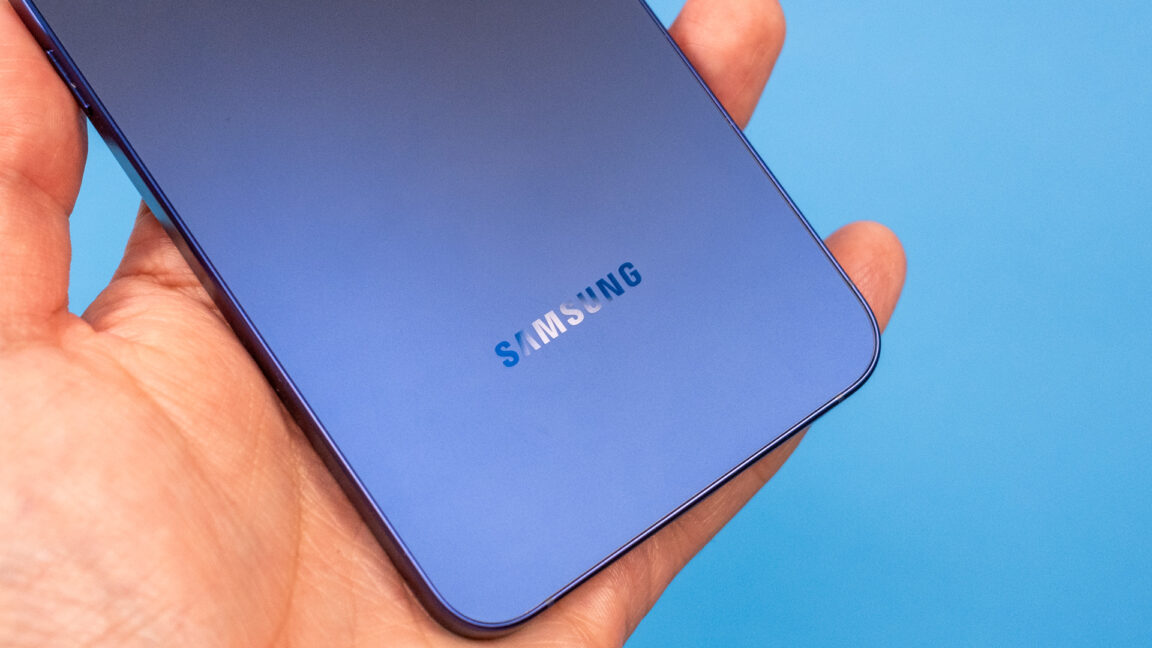 Bellek Kıtlığı Akıllı Telefon Pazarını Vurdu: Apple ve Samsung Ayakta Kaldı