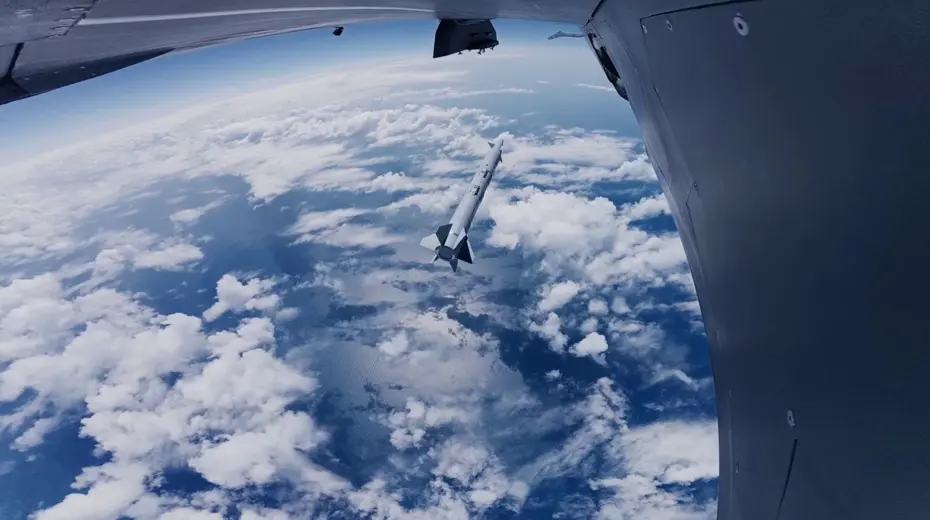 Bayraktar KIZILELMA, JET-230 Süpersonik Füzesiyle Hedefi Tam İsabetle Vurdu