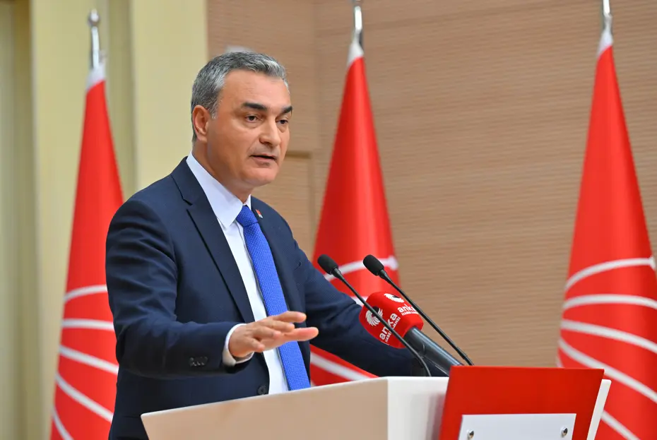 CHP'de MYK Kararı: 4 İl Başkanı Görevden Alındı, Yeni Parti Girişimlerine Sert Tepki