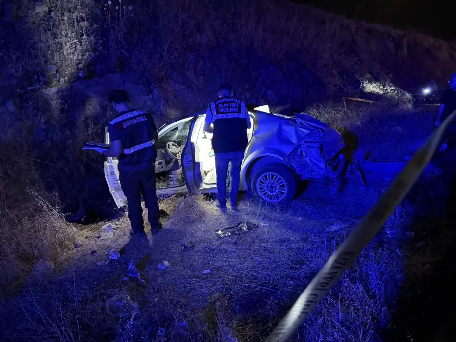 Şanlıurfa'da Feci Kaza: Şarampole Devrilen Otomobilde 3 Kişi Hayatını Kaybetti