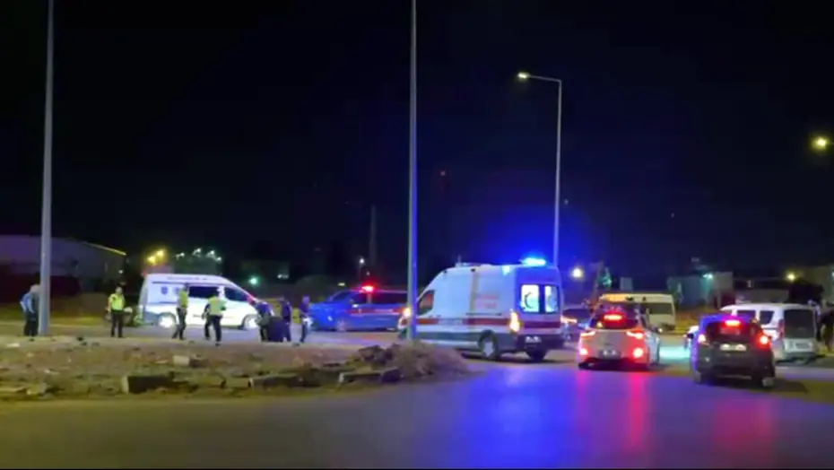 Hatay'da Düğün Konvoyunda İki Aile Arasında Silahlı Çatışma: 4 Yaralı