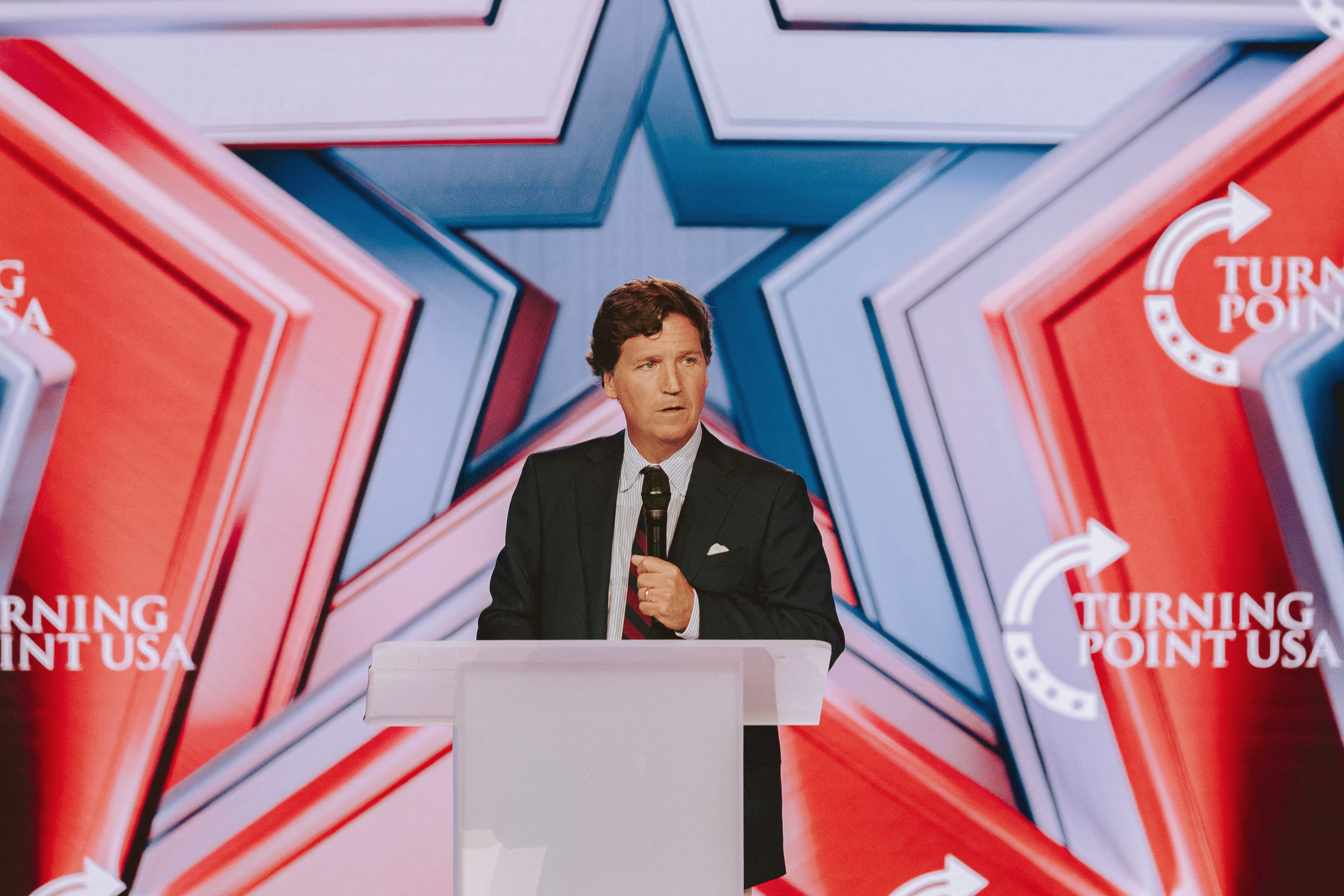 ABD Siyasetinde Çatlak: MAGA Figürleri Tucker Carlson'ı 2028 İçin Hazırlıyor