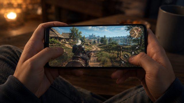 Çift CPU Soğutuculu Akıllı Telefon Modifikasyonu: The Witcher 3'ü 1080p Ultra'da Çalıştırdı
