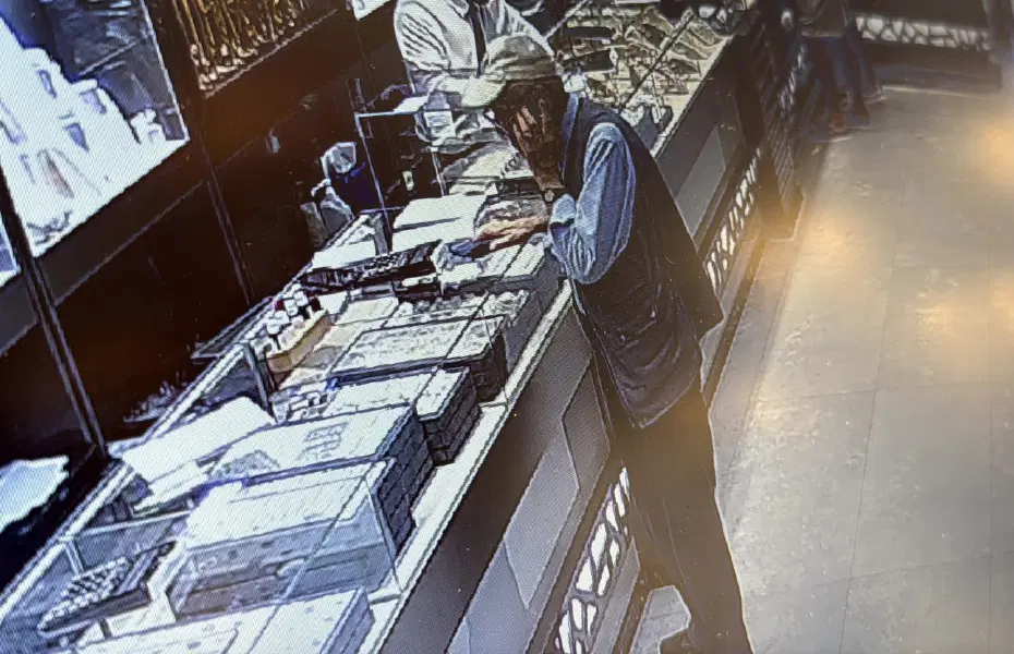 Eskişehir'de Telefon Dolandırıcılığı: Kuyumcunun Dikkati 1 Milyon Liralık Umre Birikimini Kurtardı