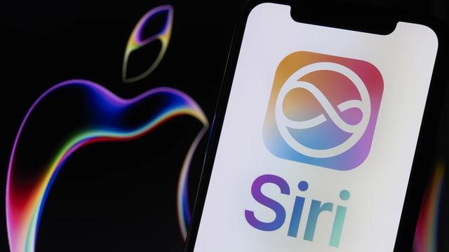 Apple, Siri'yi Güncel Haberlerle Güçlendirmek İçin Yayıncılarla Görüşüyor
