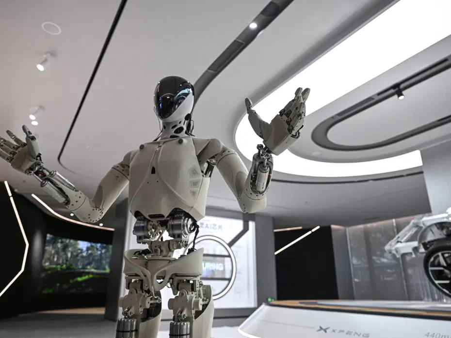 Çin'in İnsansı Robot Hamlesi: Robotlar İş Gücüne Katılmak İçin 'Diploma' Alıyor