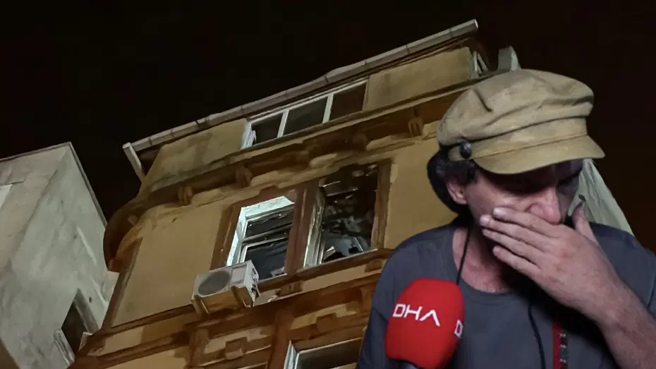 Beyoğlu'nda Stadyumdan Atılan Havai Fişek Evi Yaktı: Ressamın 20 Yıllık Eserleri Kül Oldu